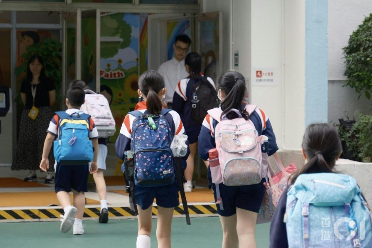 家长遭遇AI幻觉，中介疯狂轰炸！2026香港插班，为何信息越多你越难？